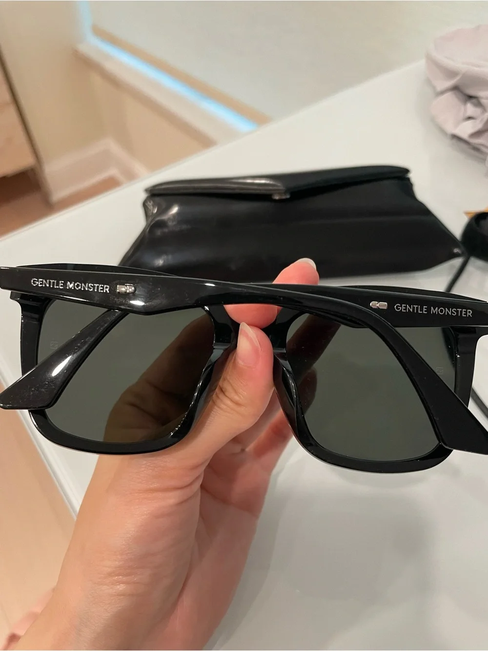 Gentle Monster Sunglasses, Black, Lo Cell 01
